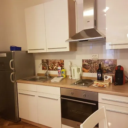 Apartment Studio Apartman Via *