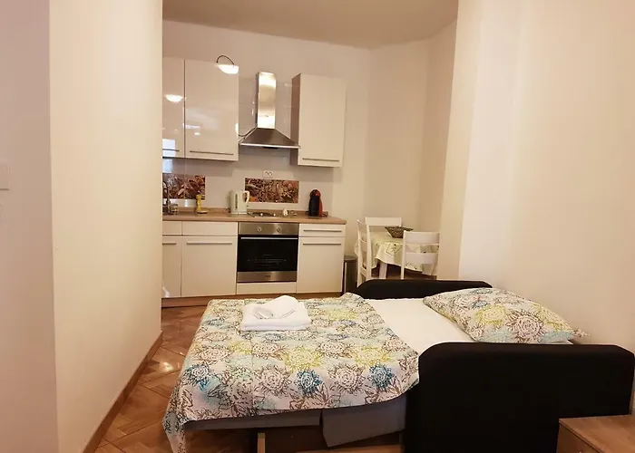 아파트 Via 시베니크